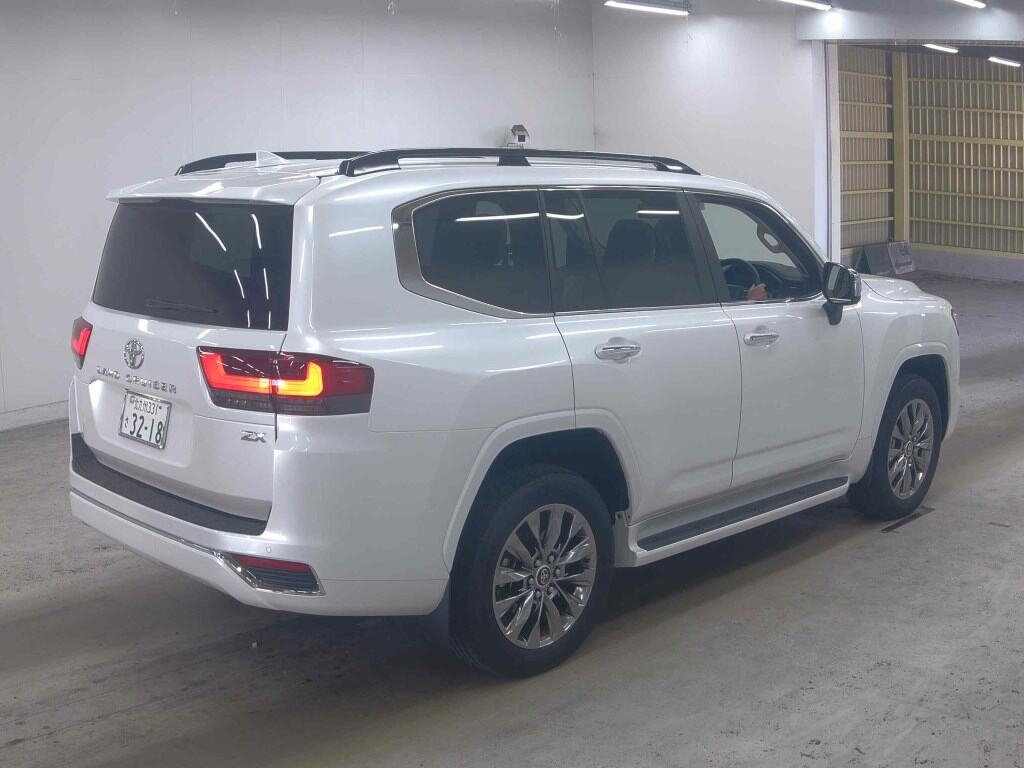 2024 TOYOTA LAND CRUISER ZX photo 5