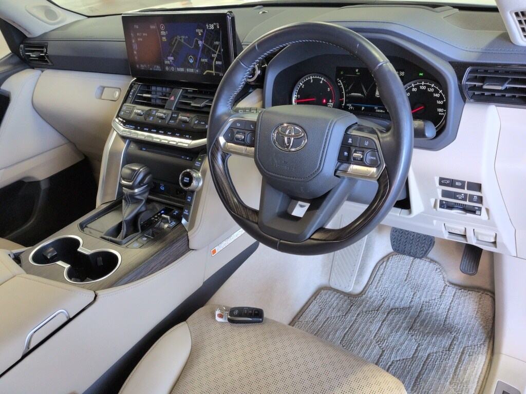 2021 TOYOTA LAND CRUISER ZX photo 3
