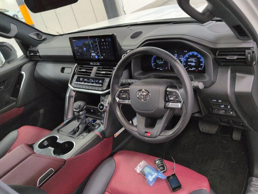 2025 TOYOTA LAND CRUISER GR SPORT photo 3