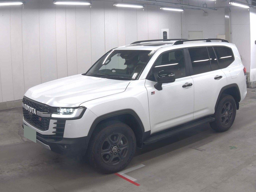 2025 TOYOTA LAND CRUISER GR SPORT photo 4