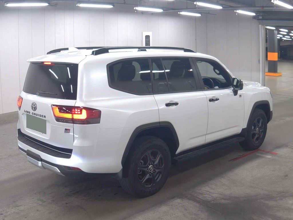 2025 TOYOTA LAND CRUISER GR SPORT photo 5