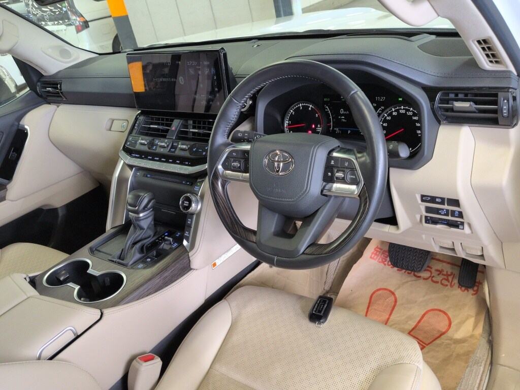 2024 TOYOTA LAND CRUISER ZX photo 3