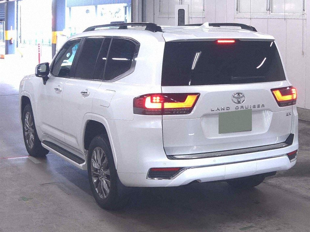2024 TOYOTA LAND CRUISER ZX photo 2