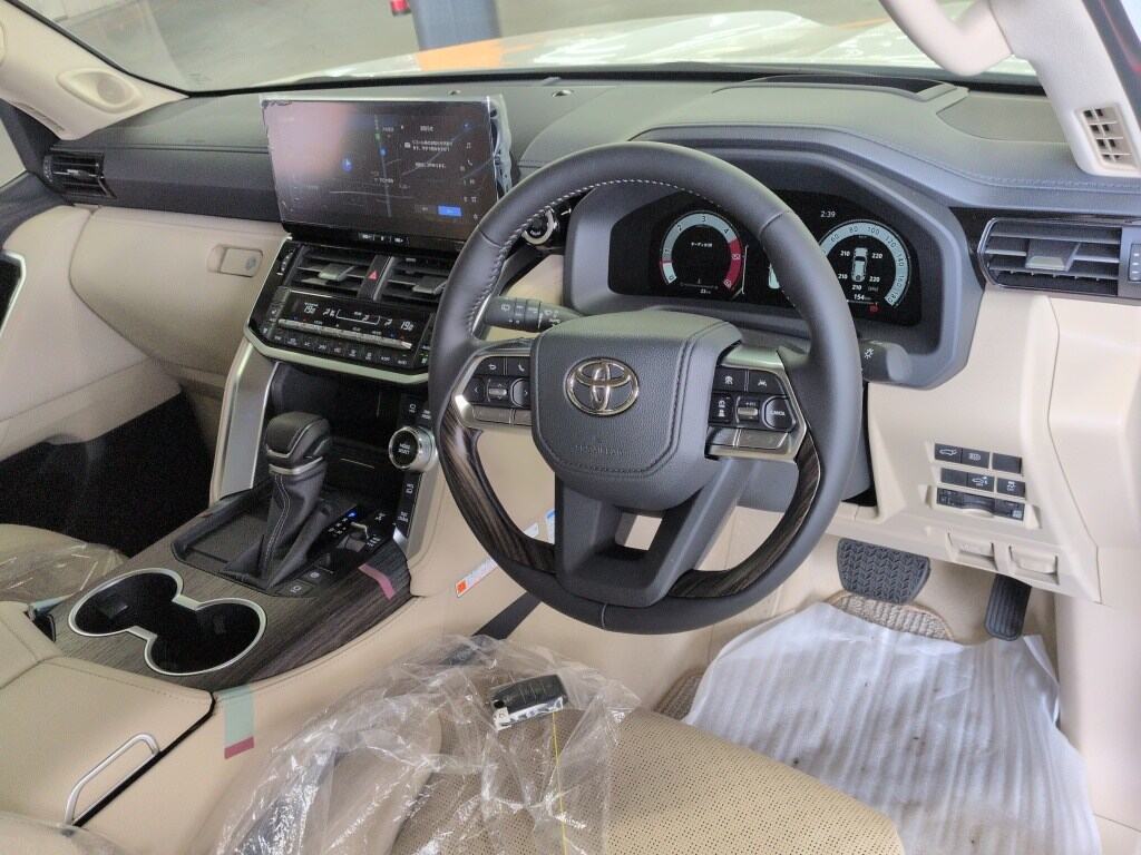 2025 TOYOTA LAND CRUISER ZX photo 3