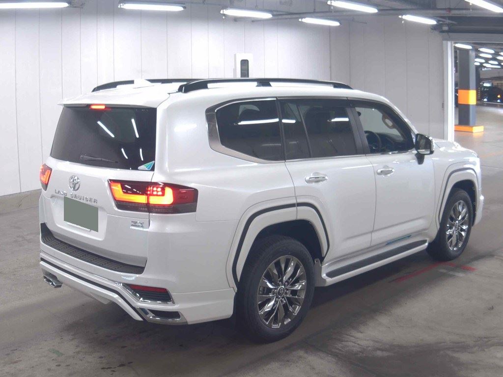 2025 TOYOTA LAND CRUISER ZX photo 5