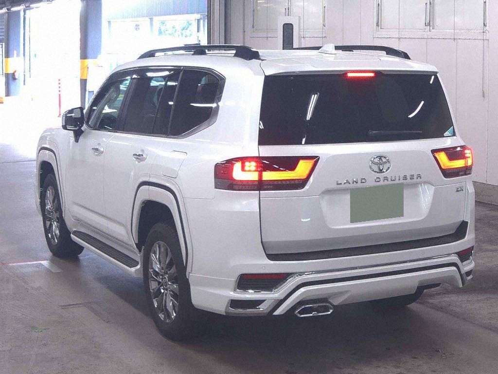 2025 TOYOTA LAND CRUISER ZX photo 2