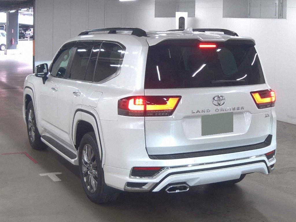 2025 TOYOTA LAND CRUISER ZX photo 2
