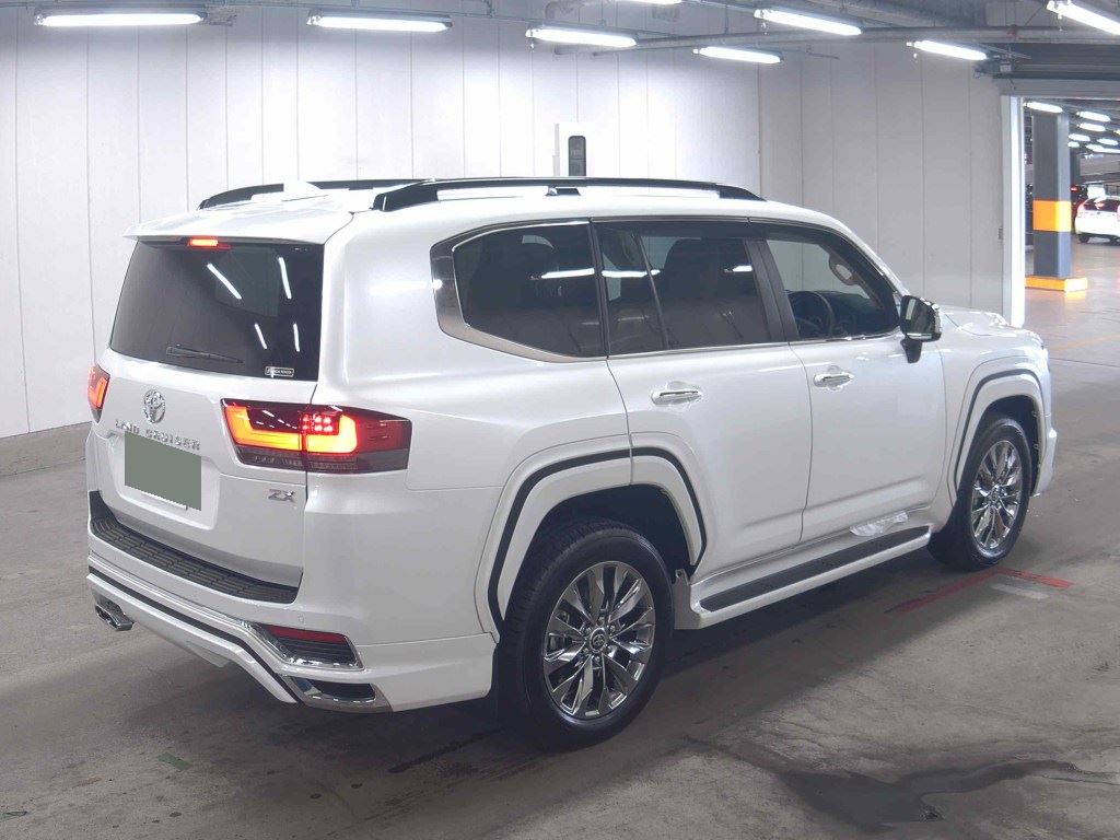 2025 TOYOTA LAND CRUISER ZX photo 5