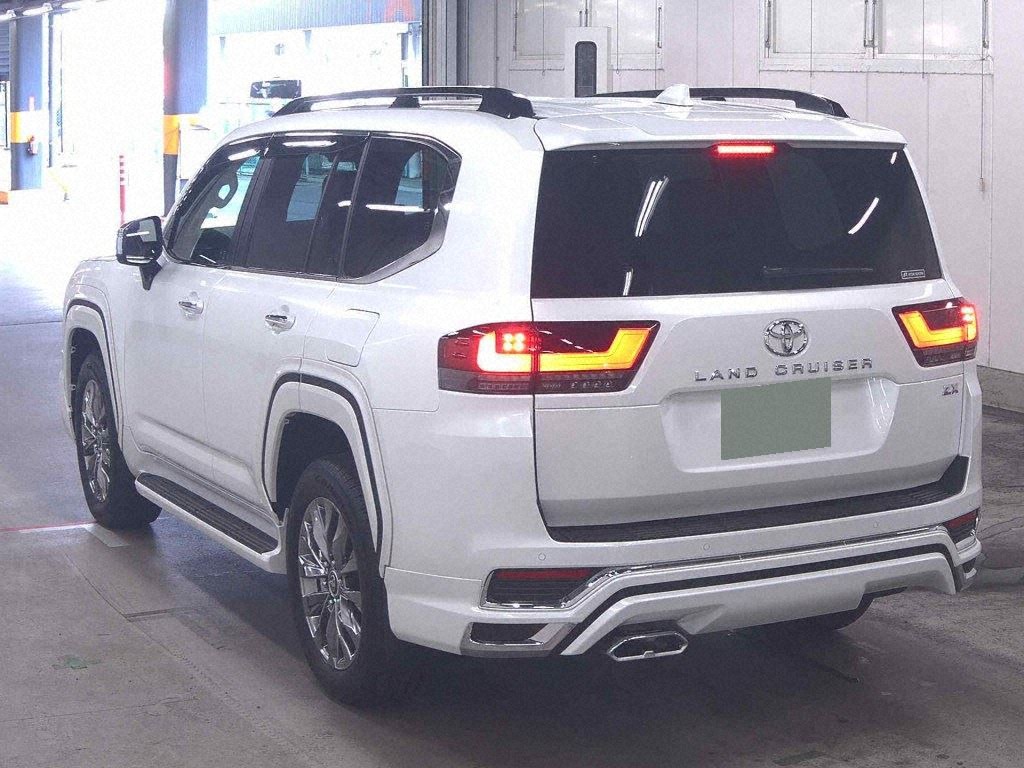 2025 TOYOTA LAND CRUISER ZX photo 2