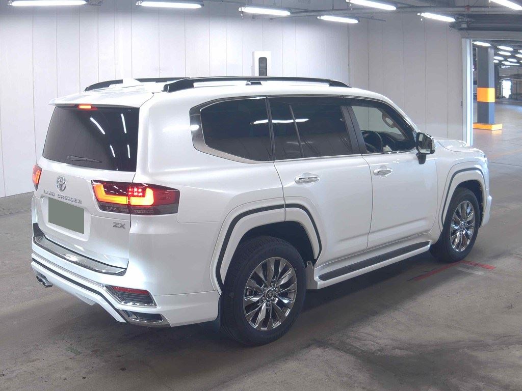 2025 TOYOTA LAND CRUISER ZX photo 5