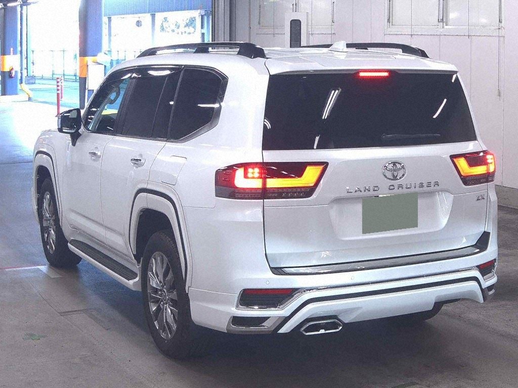 2025 TOYOTA LAND CRUISER ZX photo 2