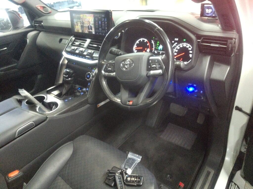2021 TOYOTA LAND CRUISER GR SPORT photo 3