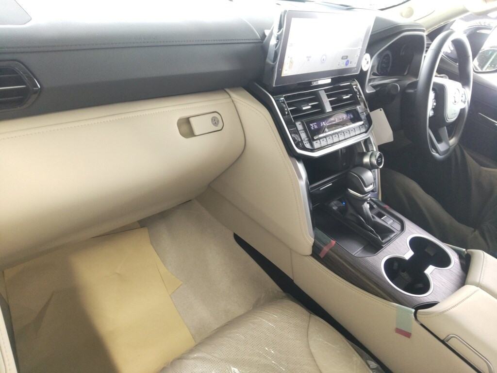 2026 TOYOTA LAND CRUISER ZX photo 3