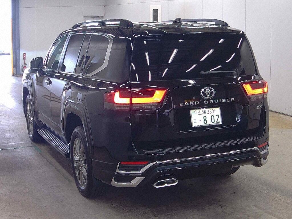 2026 TOYOTA LAND CRUISER ZX photo 2