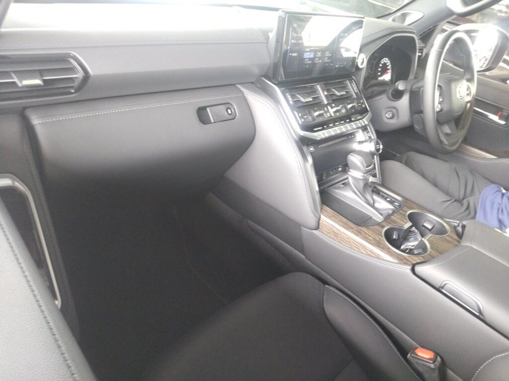 2024 TOYOTA LAND CRUISER ZX photo 3
