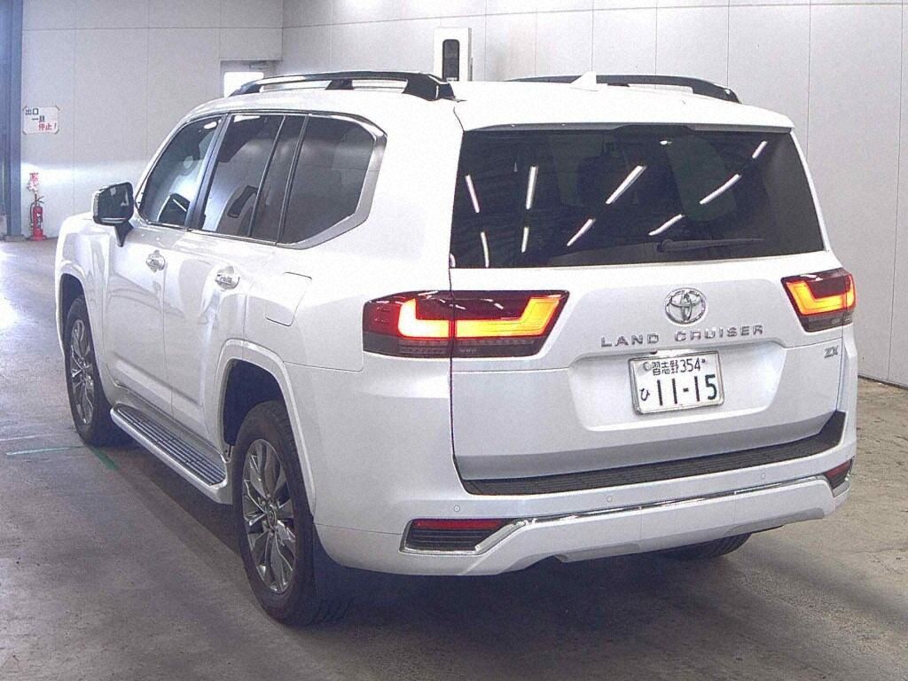 2024 TOYOTA LAND CRUISER ZX photo 2