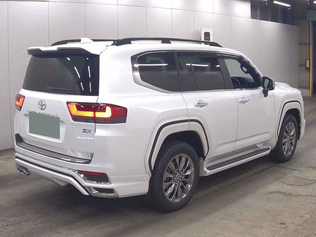 2026 TOYOTA LAND CRUISER ZX photo 5