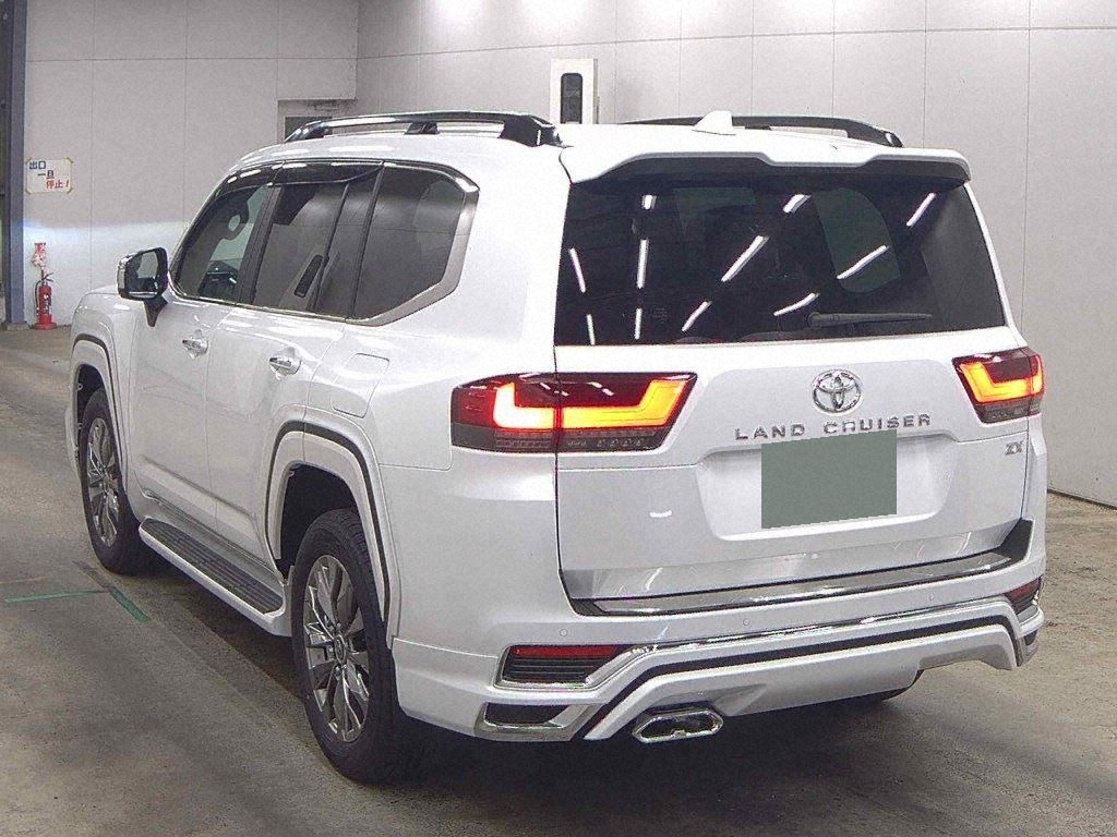 2026 TOYOTA LAND CRUISER ZX photo 2