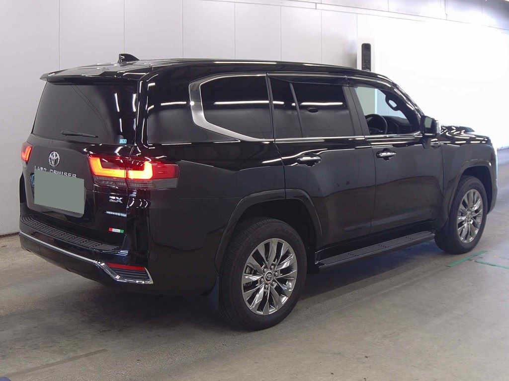 2025 TOYOTA LAND CRUISER ZX photo 5