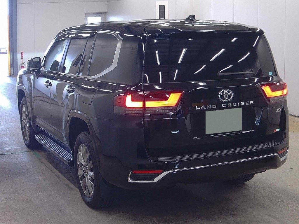 2025 TOYOTA LAND CRUISER ZX photo 2