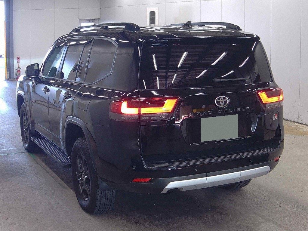 2023 TOYOTA LAND CRUISER GR SPORT photo 2