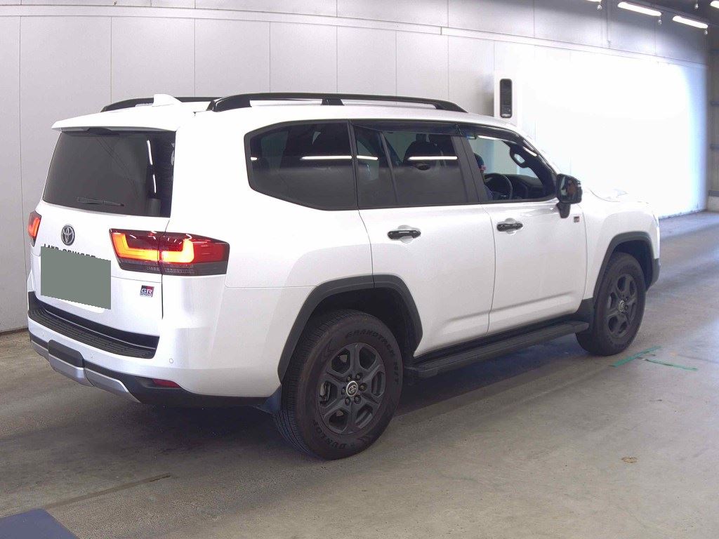 2025 TOYOTA LAND CRUISER GR SPORT photo 5