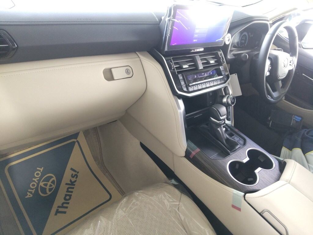 2026 TOYOTA LAND CRUISER ZX photo 3