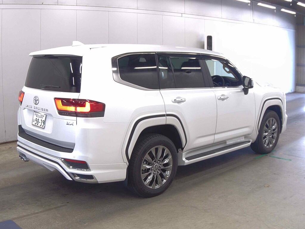 2026 TOYOTA LAND CRUISER ZX photo 5