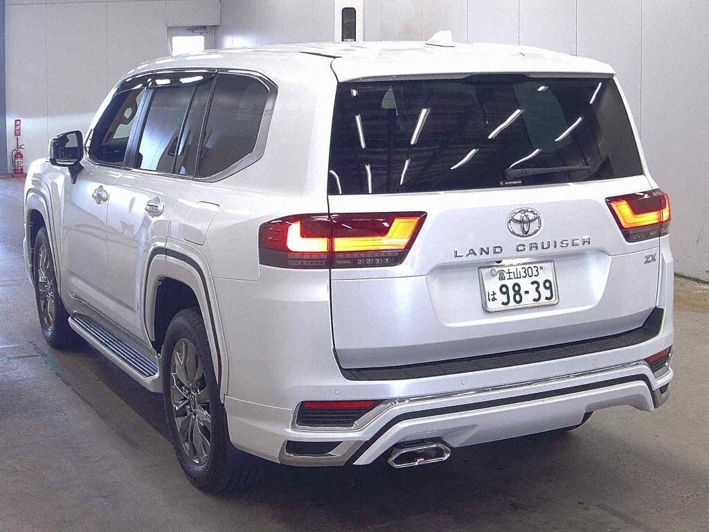 2026 TOYOTA LAND CRUISER ZX photo 2