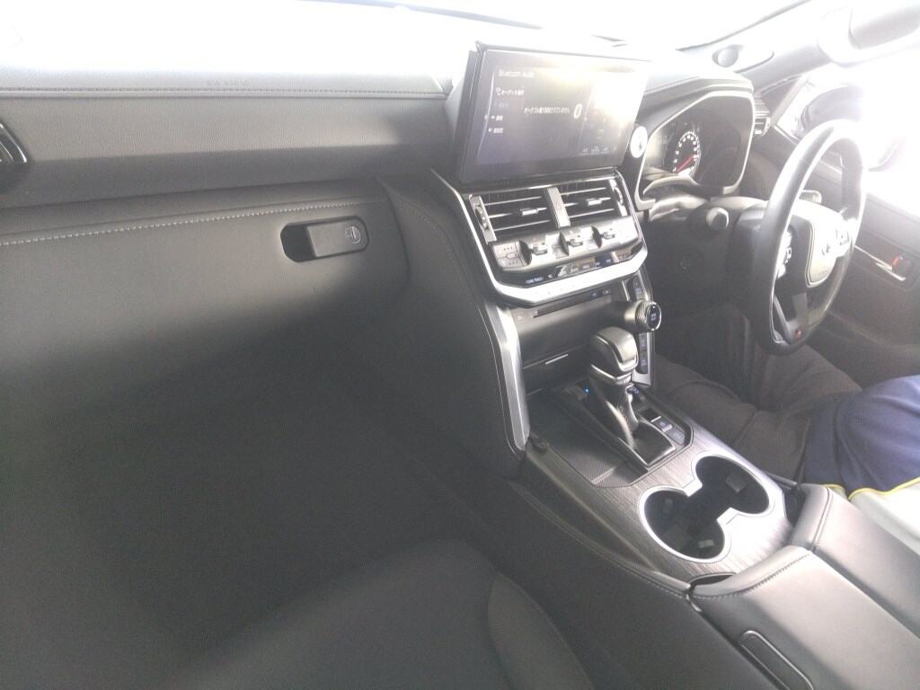 2024 TOYOTA LAND CRUISER GR SPORT photo 3