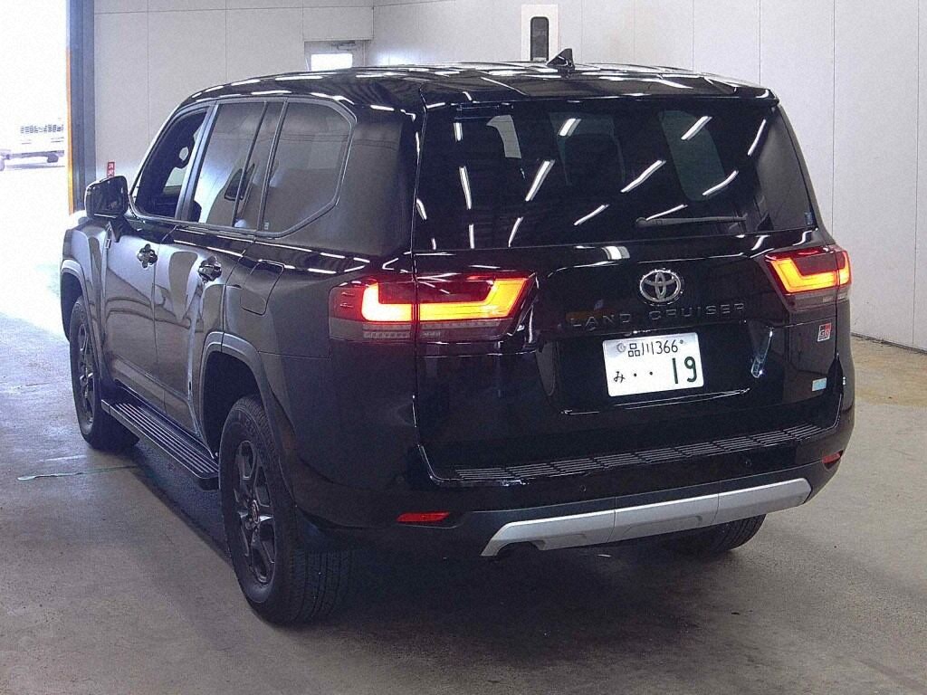 2024 TOYOTA LAND CRUISER GR SPORT photo 2