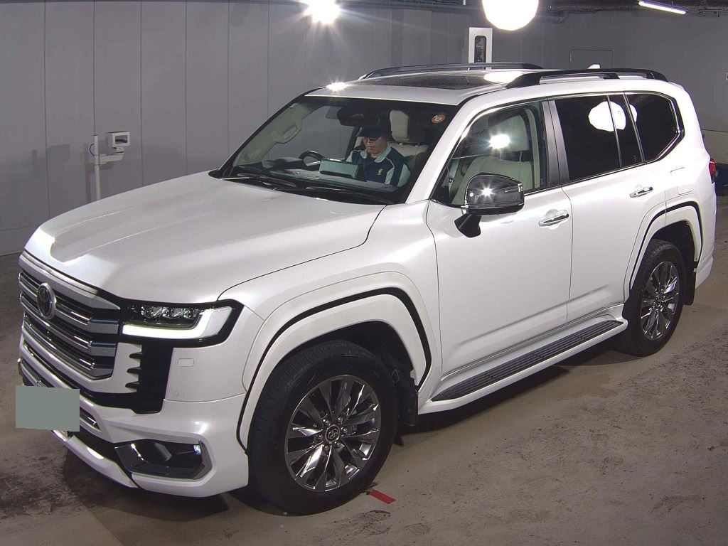 2025 TOYOTA LAND CRUISER ZX photo 4