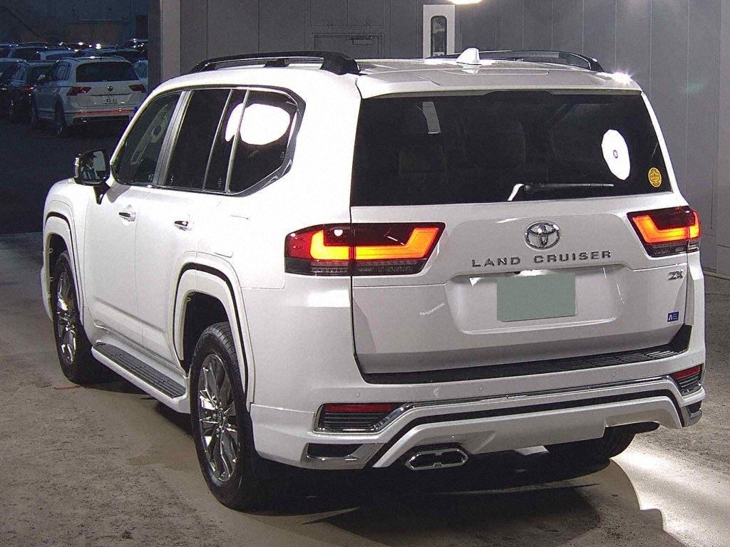 2025 TOYOTA LAND CRUISER ZX photo 2