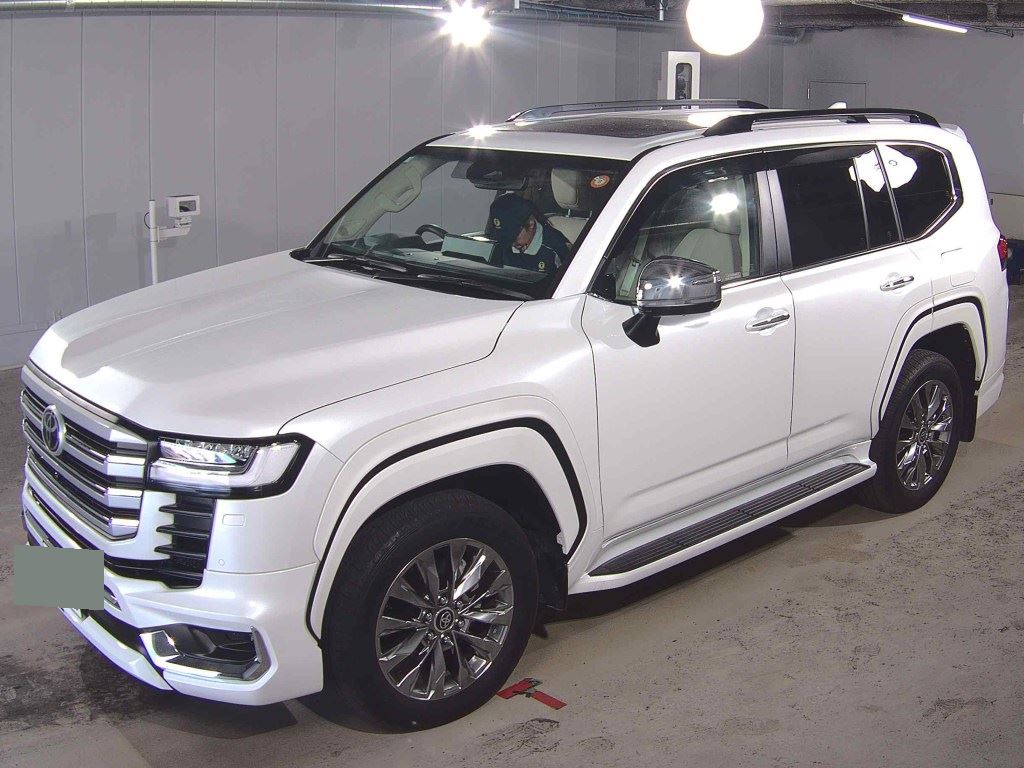 2025 TOYOTA LAND CRUISER ZX photo 4