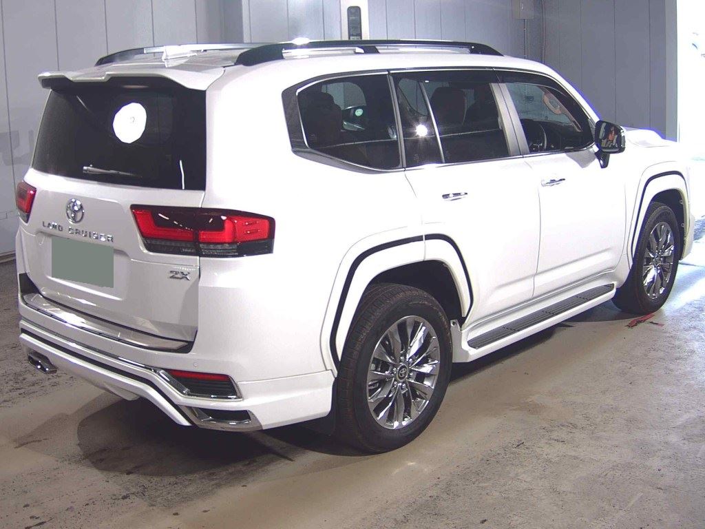2025 TOYOTA LAND CRUISER ZX photo 5