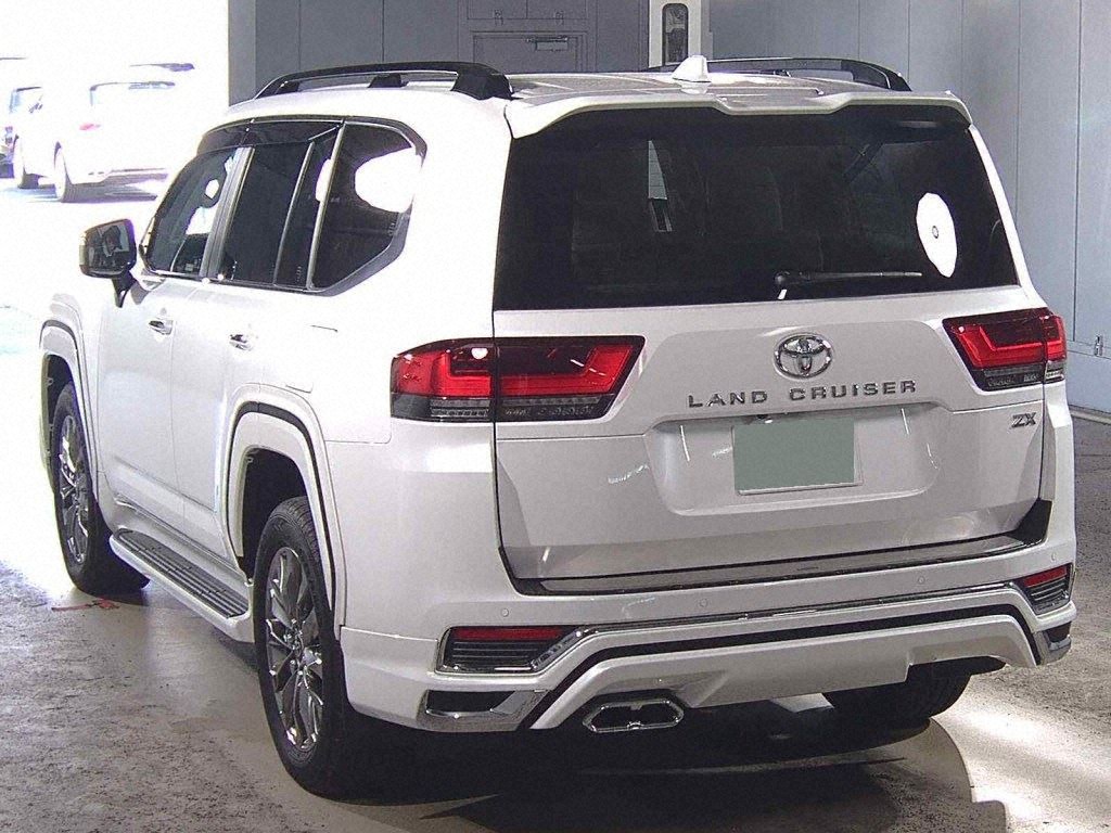 2025 TOYOTA LAND CRUISER ZX photo 2