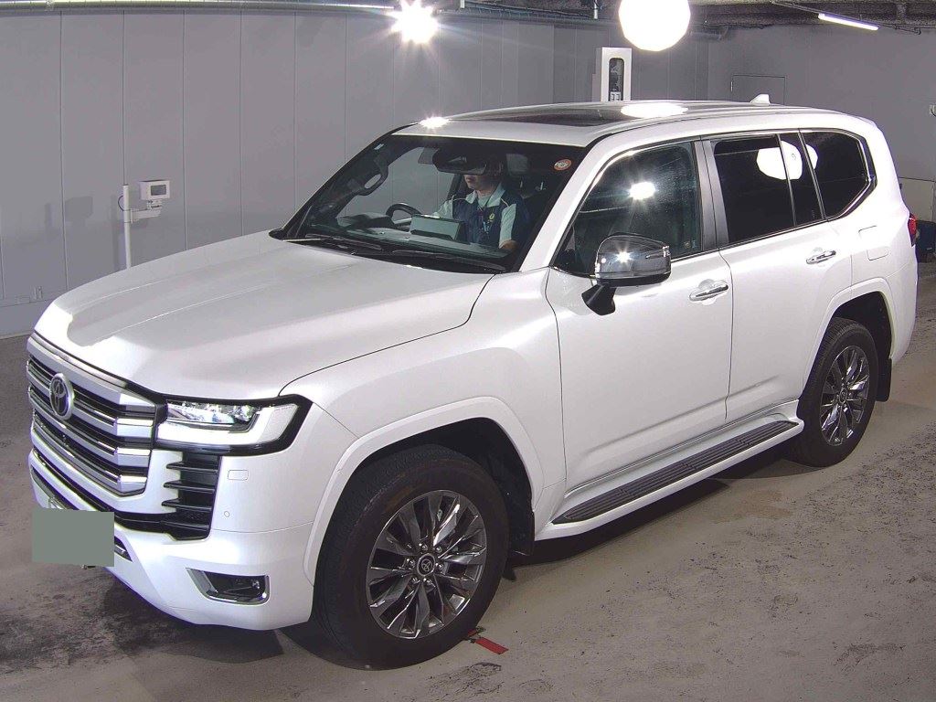2025 TOYOTA LAND CRUISER ZX photo 4