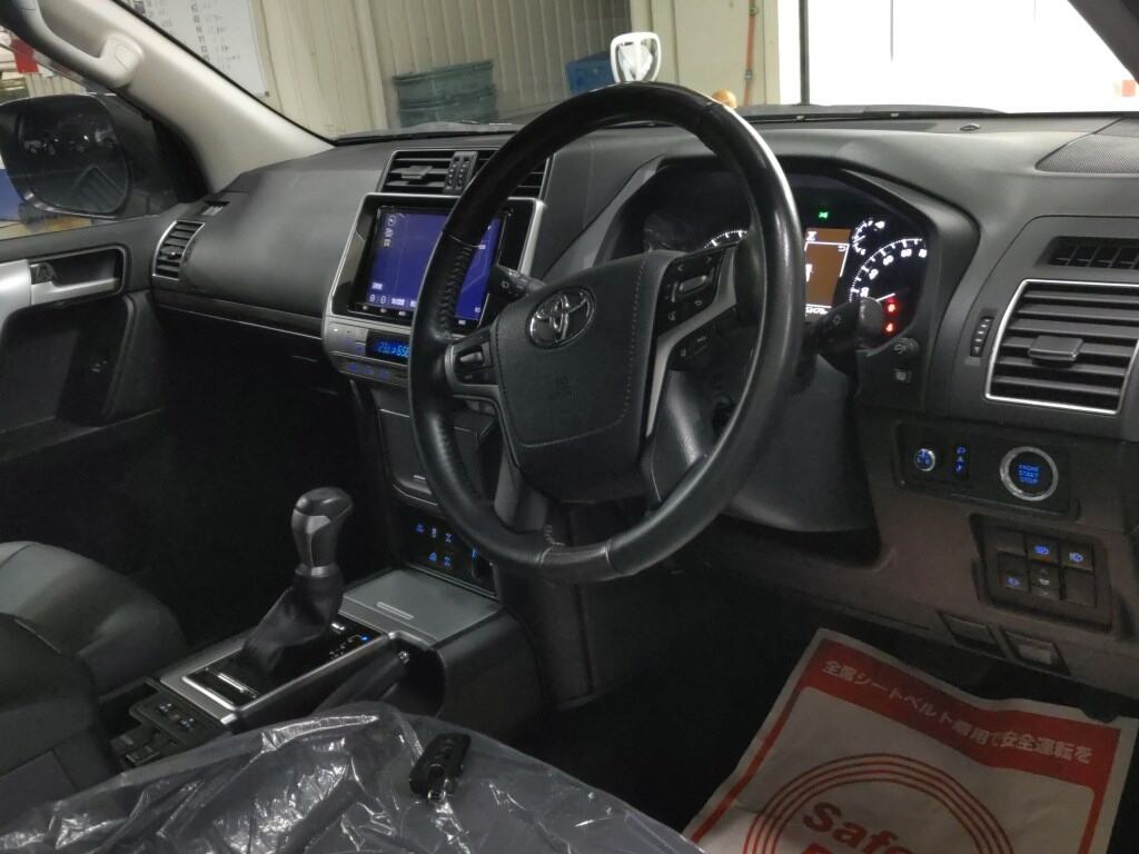 2021 TOYOTA LAND CRUISER PRADO TX L PACKAGE photo 3
