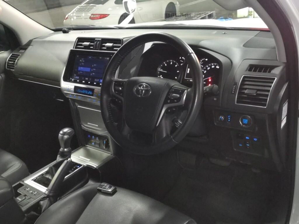 2022 TOYOTA LAND CRUISER PRADO TX L PACKAGE photo 3