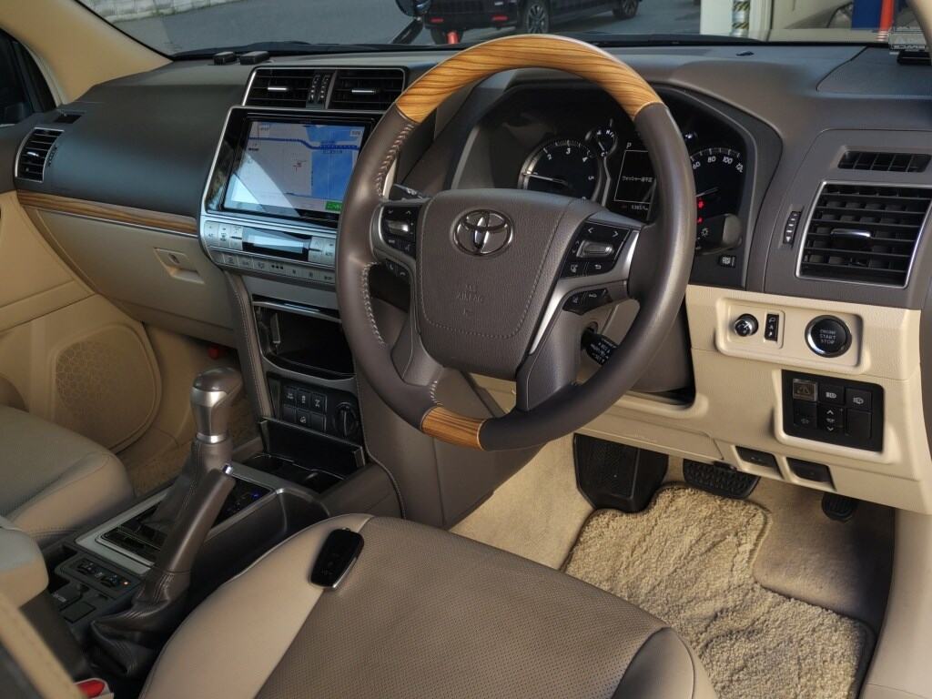 2021 TOYOTA LAND CRUISER PRADO TX L PACKAGE photo 3