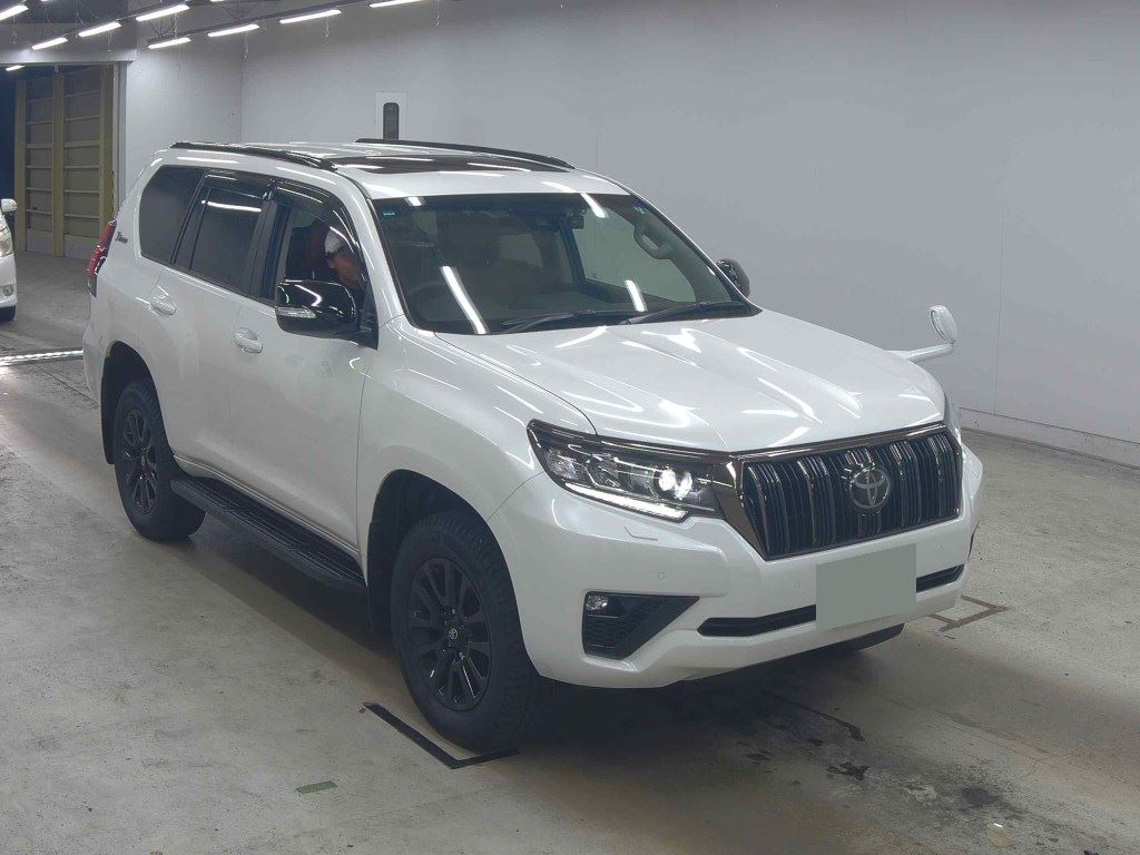 2026 TOYOTA LAND CRUISER ZX photo 2