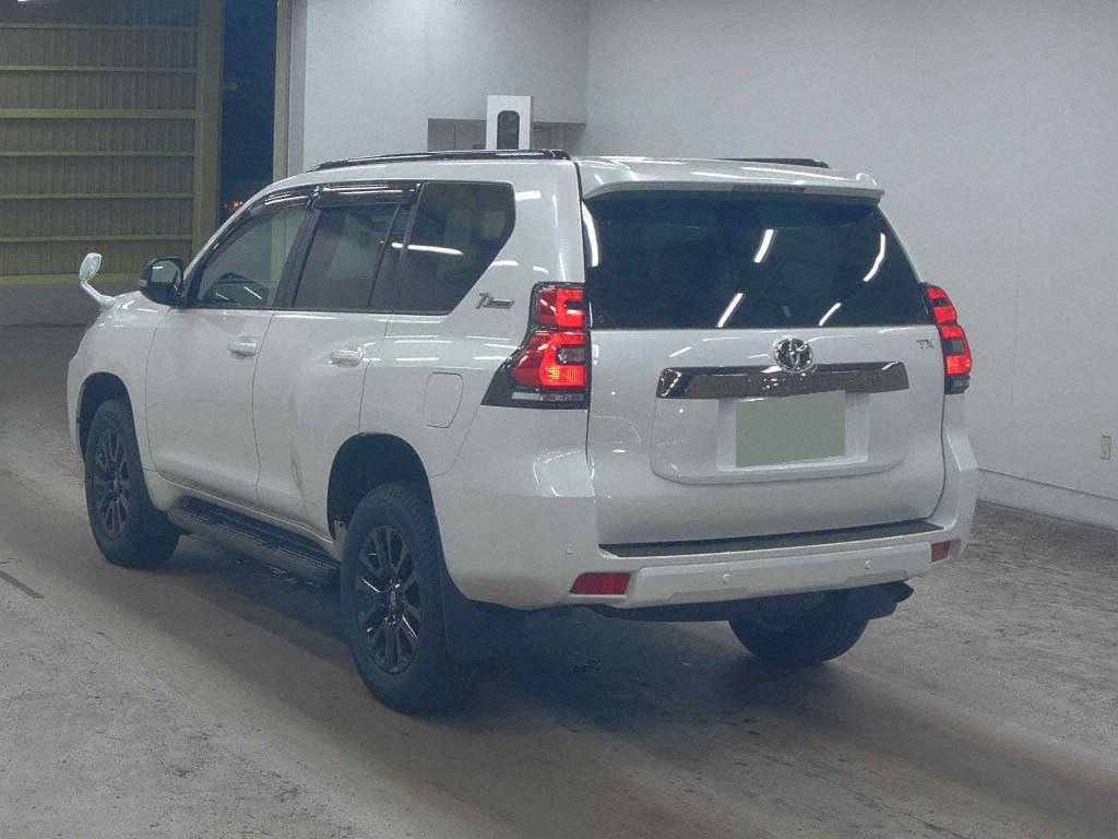 2026 TOYOTA LAND CRUISER ZX photo 3