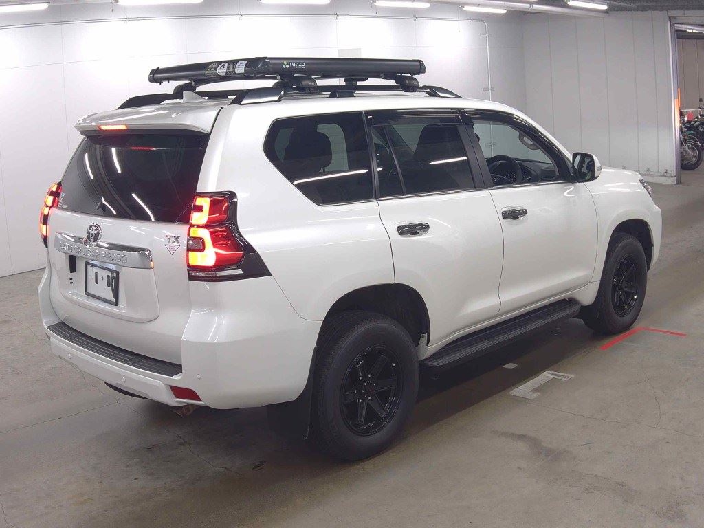 2023 TOYOTA LAND CRUISER PRADO TX L PACKAGE photo 5
