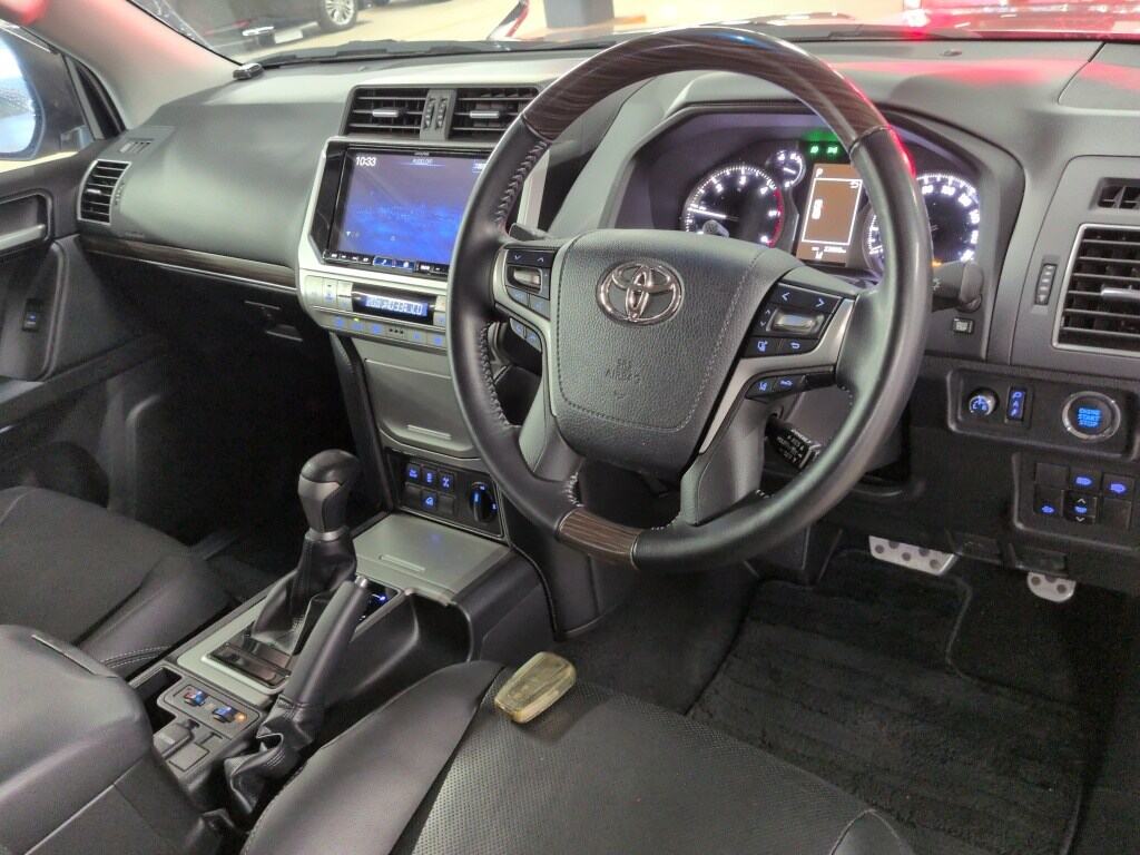 2022 TOYOTA LAND CRUISER PRADO TX L PACKAGE photo 3