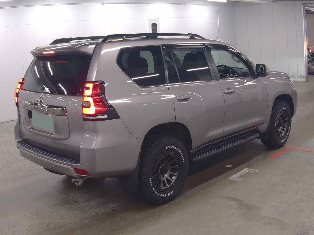 2022 TOYOTA LAND CRUISER PRADO TX L PACKAGE photo 5