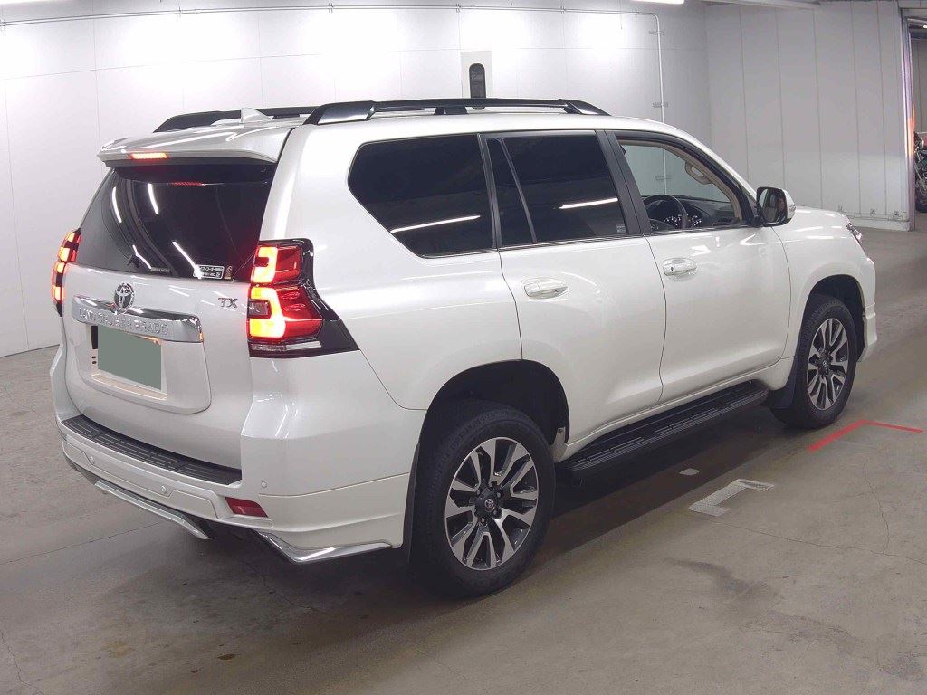 2023 TOYOTA LAND CRUISER PRADO TX L PACKAGE photo 5