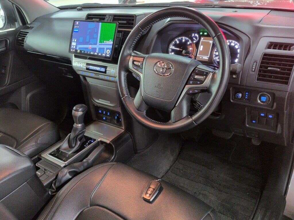 2021 TOYOTA LAND CRUISER PRADO TX photo 3