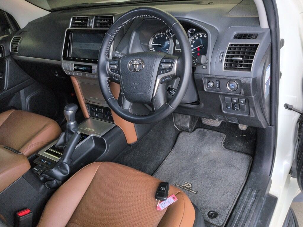2022 TOYOTA LAND CRUISER PRADO TX L PACKAGE 70TH ANNIVERSARY LIMITED photo 3