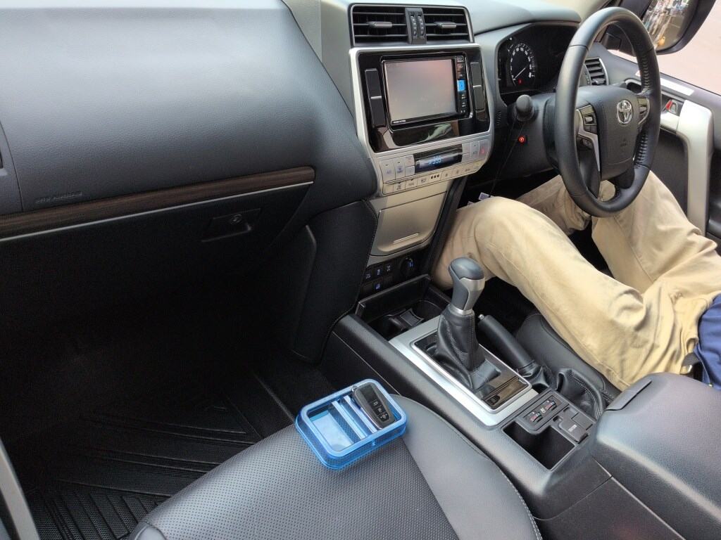 2023 TOYOTA LAND CRUISER PRADO TX L PACKAGE photo 3