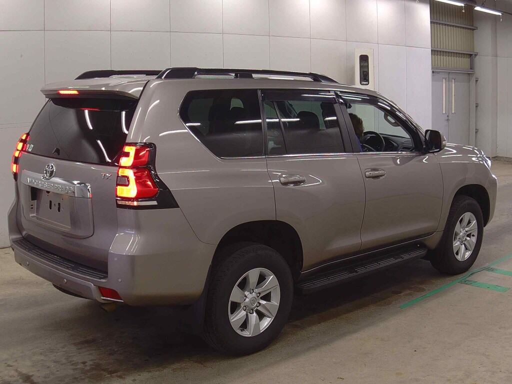 2023 TOYOTA LAND CRUISER PRADO TX L PACKAGE photo 5